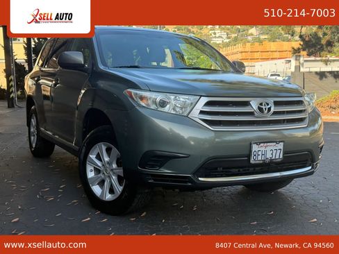 Used 2013 Toyota Highlander FWD image 1