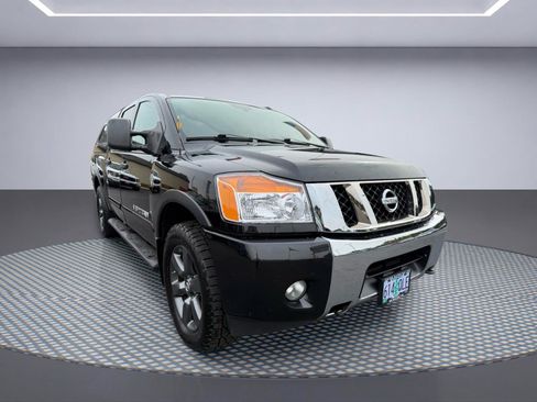 Used 2015 Nissan Titan SV w/ SV Value Truck Package AWD/4WD image 15