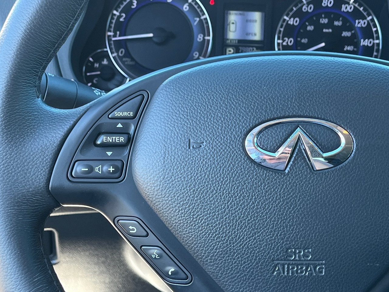 Used 2017 INFINITI QX50 2WD w/ Deluxe Touring Package image 19