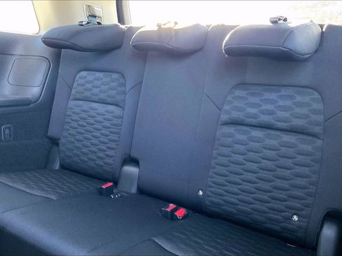 Used 2024 Nissan Pathfinder SV image 6