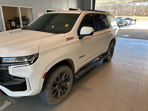 Used 2021 Chevrolet Tahoe Z71 w/ Z71 Signature Package image 1