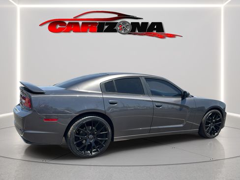 Used 2014 Dodge Charger SE RWD image 5