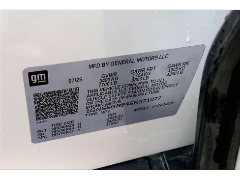 Used 2025 Chevrolet Suburban High Country AWD/4WD image 36