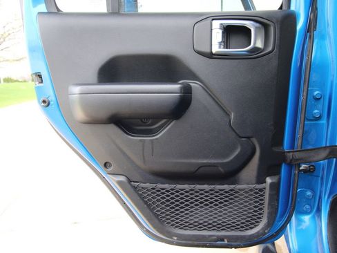 Used 2021 Jeep Wrangler Unlimited Sport image 40