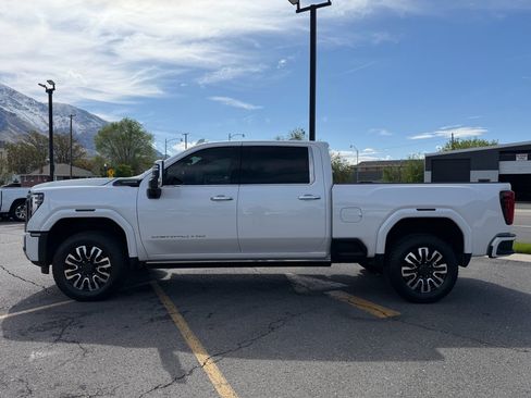 Used 2025 GMC Sierra 2500 Denali Ultimate image 5