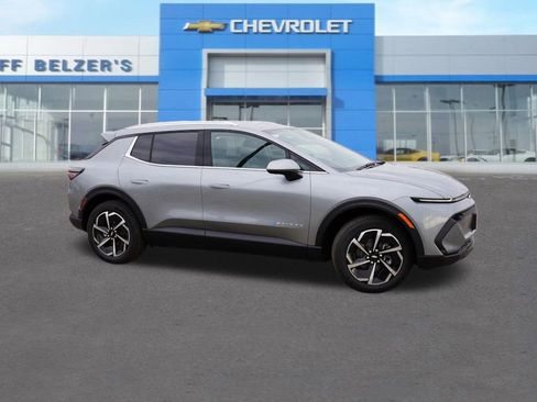 New 2026 Chevrolet Equinox EV LT image 2