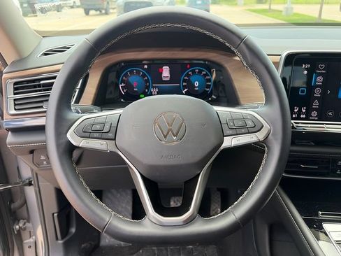 Used 2026 Volkswagen Atlas SE FWD image 22