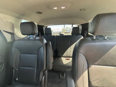 Used 2019 Chevrolet Traverse LT w/ LT Premium Package AWD/4WD image 18