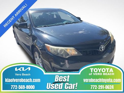 Used 2012 Toyota Camry SE image 1
