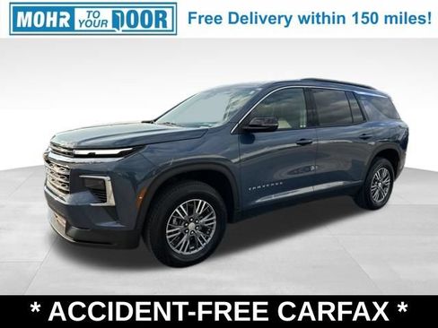 Used 2026 Chevrolet Traverse LT FWD image 2
