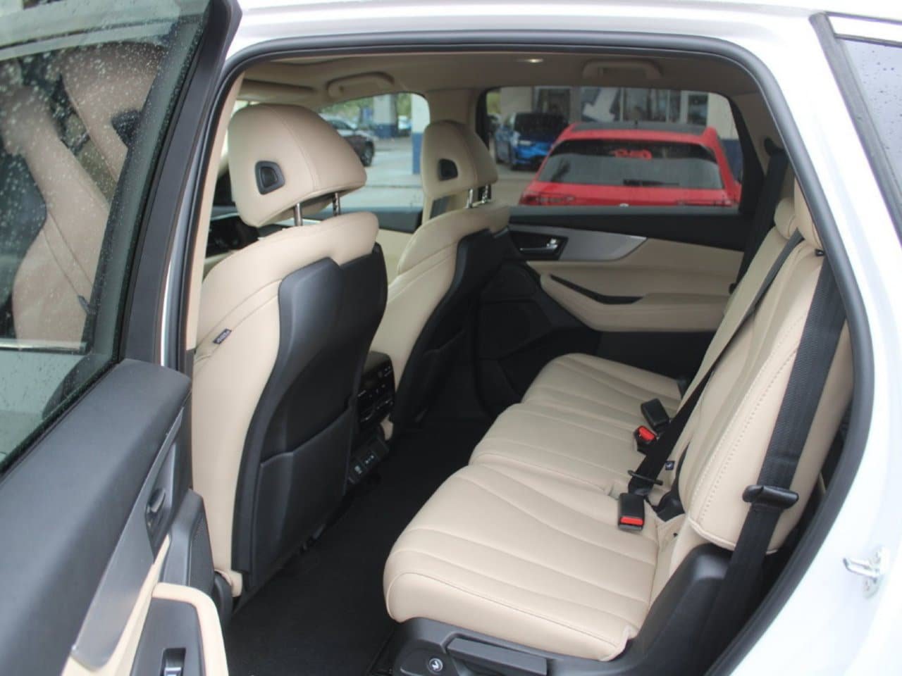Used 2025 Acura MDX FWD image 12