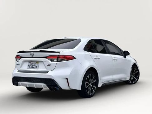 Used 2020 Toyota Corolla SE w/ Carpet Mat Package (TMS) FWD image 2