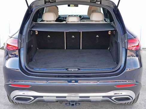 Used 2023 Mercedes-Benz GLC 300 4MATIC w/ Driver Assistance Package image 10