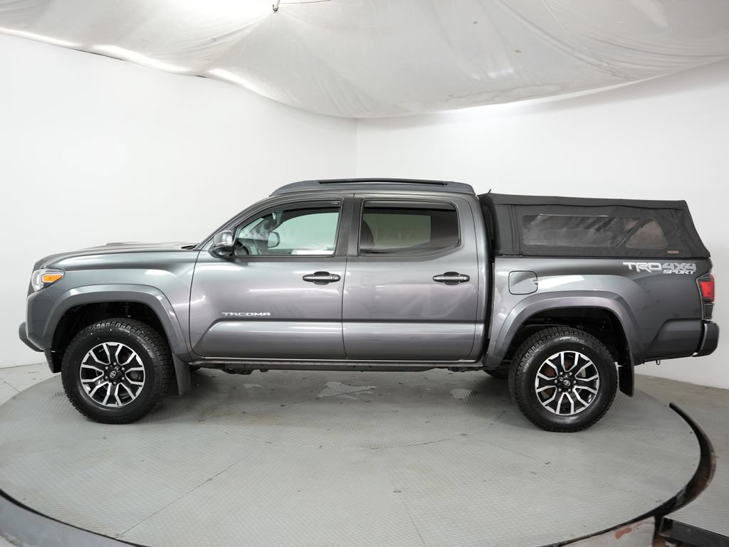 Used 2021 Toyota Tacoma TRD Sport w/ Technology Package AWD/4WD image 4