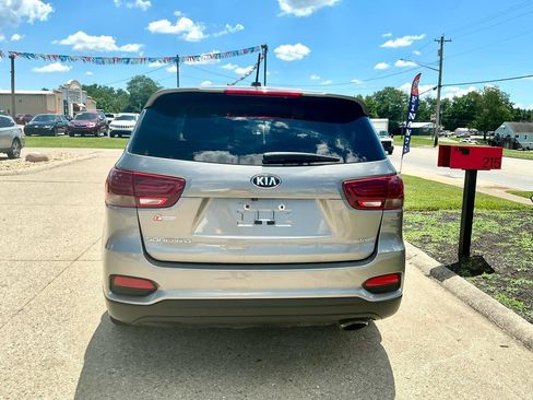 Used 2019 Kia Sorento AWD V6 image 6
