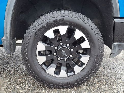 Used 2020 Chevrolet Silverado 2500 Custom w/ Custom Value Package image 8