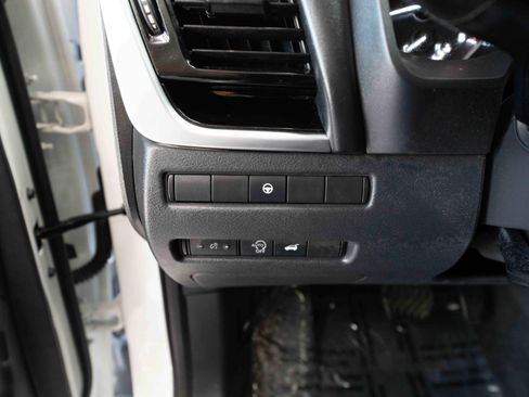 Used 2023 Nissan Rogue SL w/ SL Premium Package image 11