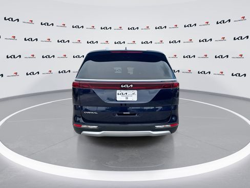 Used 2024 Kia Carnival LX FWD image 7