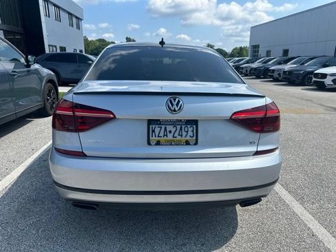 Used 2018 Volkswagen Passat GT FWD image 5