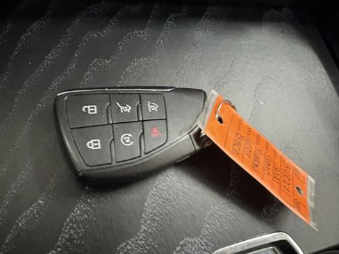 Used 2021 GMC Yukon XL Denali w/ Denali Premium Package image 33