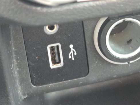 Used 2020 Nissan Kicks SV image 4