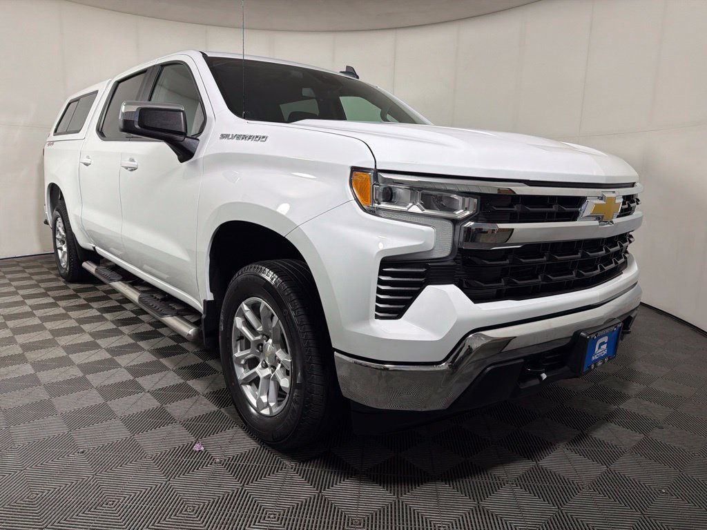 Used 2023 Chevrolet Silverado 1500 LT AWD/4WD image 2