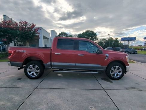 Used 2021 Ford F150 XLT w/ Equipment Group 302A High AWD/4WD image 9