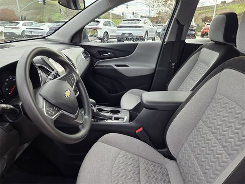 Used 2023 Chevrolet Equinox LS image 27