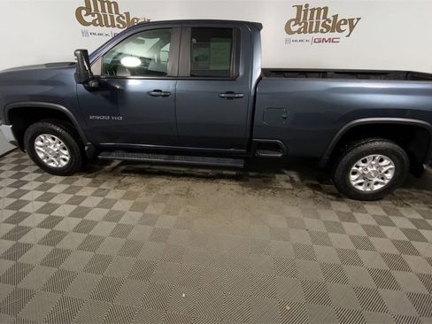 Used 2020 Chevrolet Silverado 2500 LT w/ Convenience Package image 5