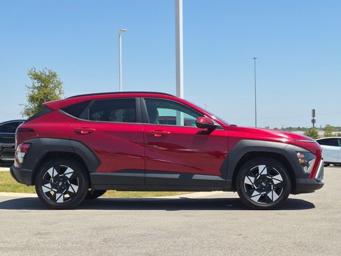 Used 2025 Hyundai Kona SEL FWD image 4
