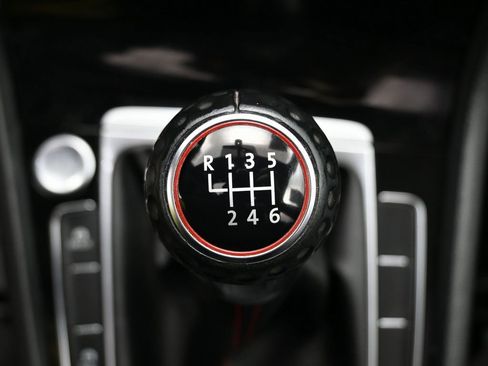 Used 2018 Volkswagen GTI SE w/ SE Leather Package image 28