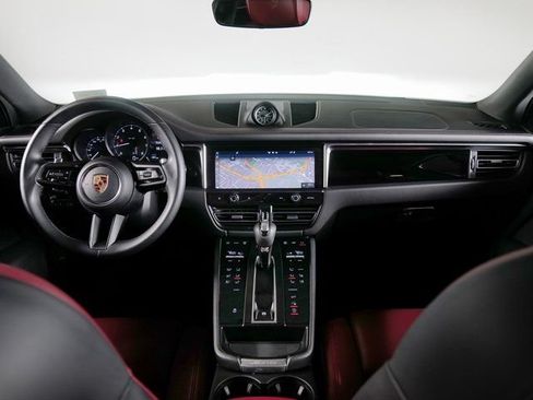 Certified 2023 Porsche Macan AWD/4WD image 12