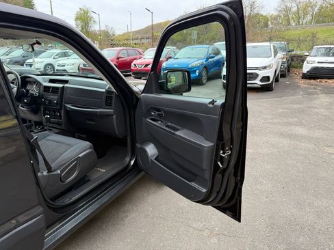 Used 2012 Jeep Liberty Sport w/ Popular Equipment Group AWD/4WD image 11