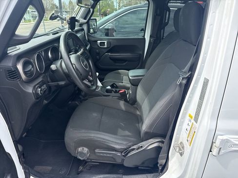 Used 2018 Jeep Wrangler Unlimited Sport image 7