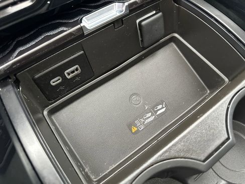 Used 2024 GMC Yukon Denali w/ Denali Reserve Package image 31