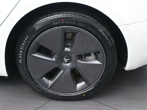 Used 2023 Tesla Model 3 Standard Range RWD image 38