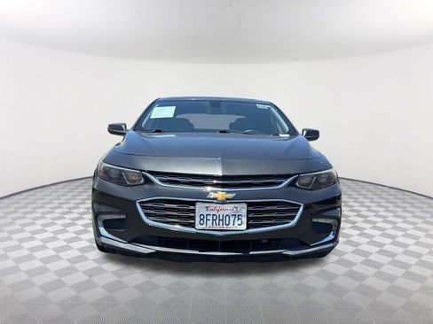 Used 2018 Chevrolet Malibu Premier w/ Premier Sun and Wheel Package FWD image 2