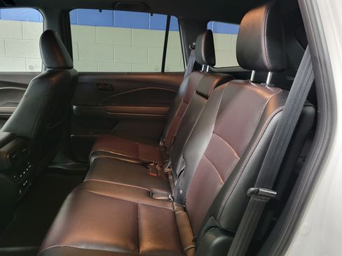 Used 2025 Honda Passport Black Edition image 18