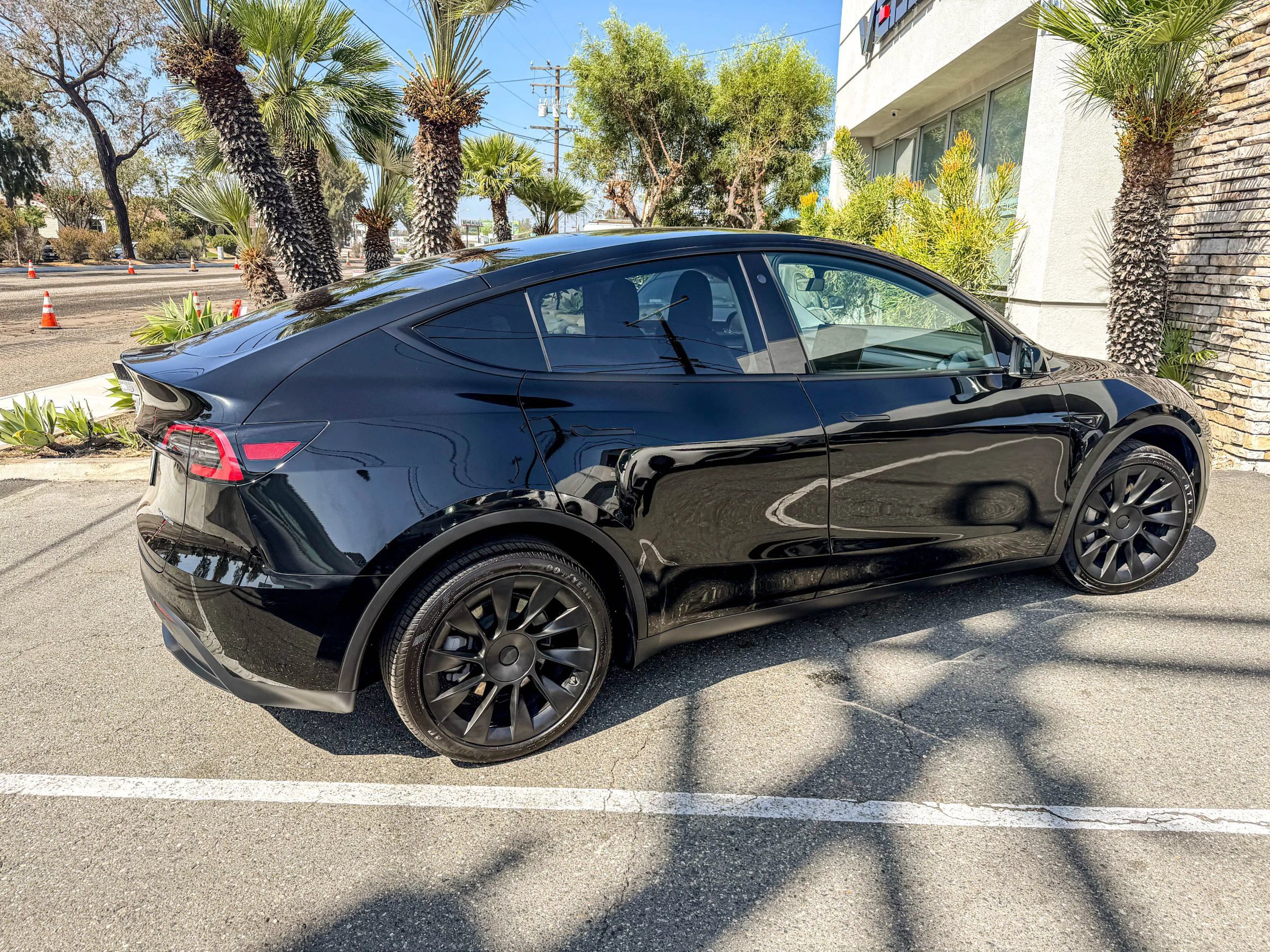 Used 2023 Tesla Model Y Long Range AWD/4WD image 7
