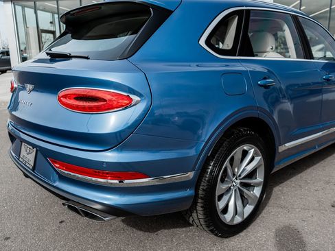 Certified 2022 Bentley Bentayga image 10