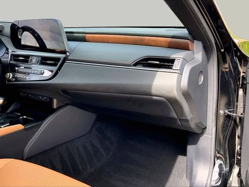Used 2024 Lexus ES 350 w/ Premium Package FWD image 29