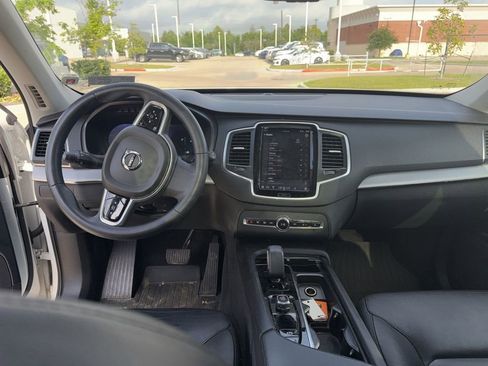 Used 2023 Volvo XC90 B5 Core w/ Protection Package Premier image 7