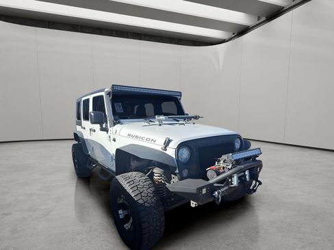 Used 2017 Jeep Wrangler Unlimited Rubicon w/ Connectivity Group image 16