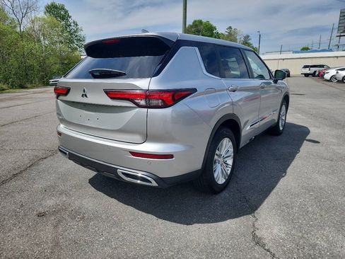 Used 2022 Mitsubishi Outlander ES FWD image 8