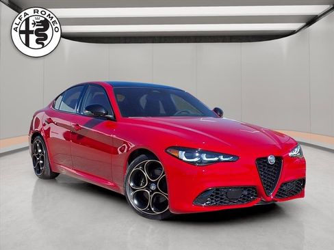 New 2025 Alfa Romeo Giulia image 1