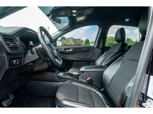 Used 2024 Ford Escape ST-Line FWD image 11