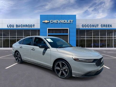 Used 2025 Honda Accord Sport image 2