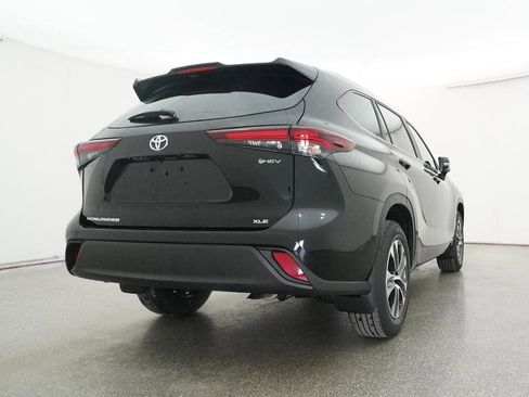 New 2026 Toyota Highlander XLE image 26