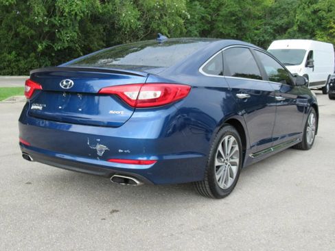 Used 2016 Hyundai Sonata Sport w/ Option Group 1V FWD image 6