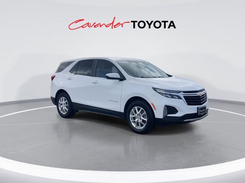 Used 2024 Chevrolet Equinox LT image 2